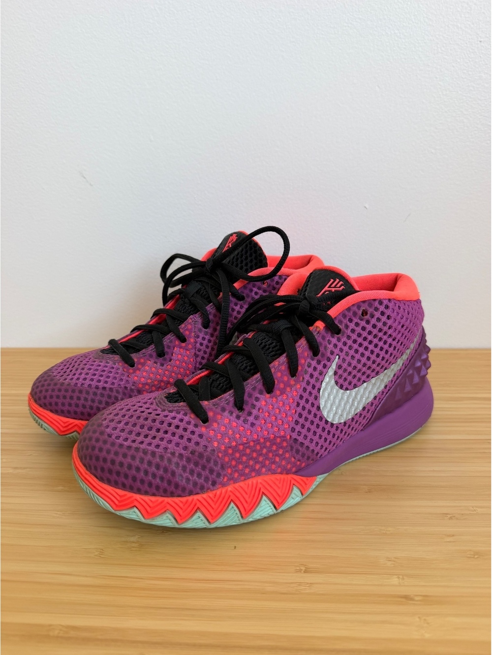 Nike Kyrie 1 Easter Basketball Shoes Girls 5Y Women's 6.5 EU 37.5